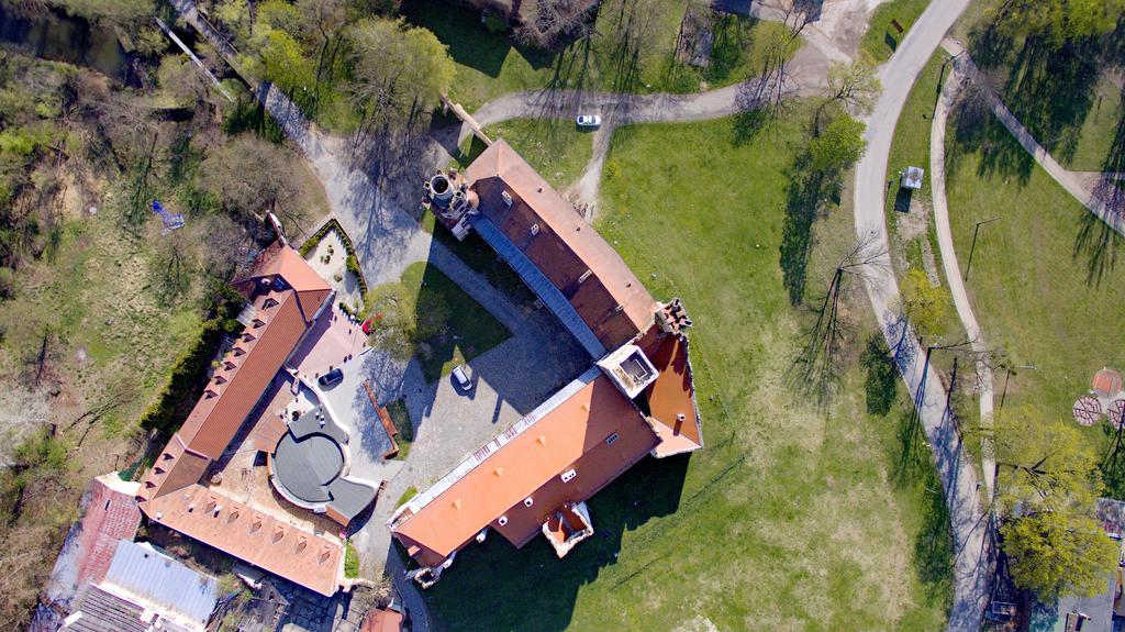 Zamecky Penzion Rotunda Břeclav Buitenkant foto